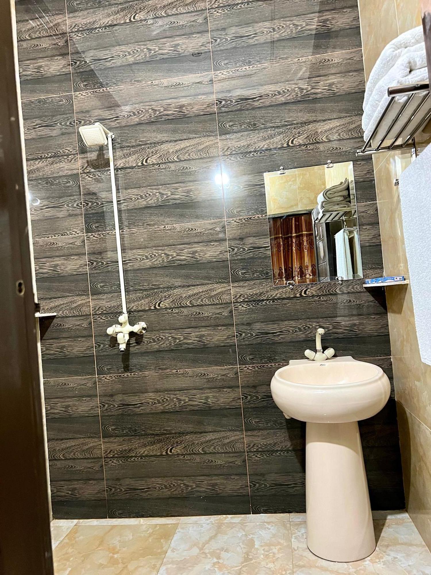 Hotel Babar House Fajsalabad Zewnętrze zdjęcie